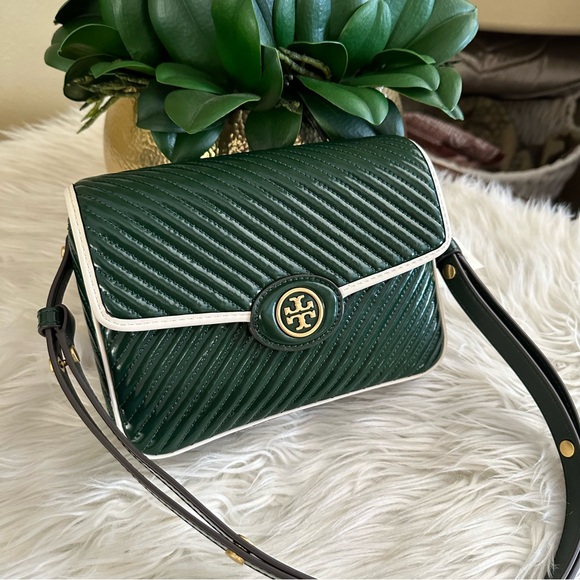 New Tory Burch ROBINSON PATENT QUILTED SHOULDER BAG - Picture 3 of 17